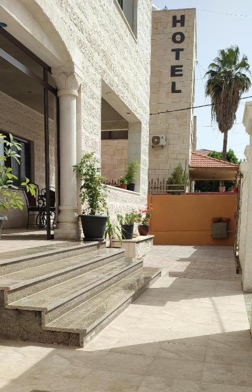Hotel Black Iris Ii Madaba
