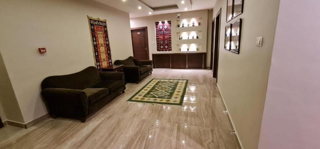 Black Iris Ii Hotel 3*