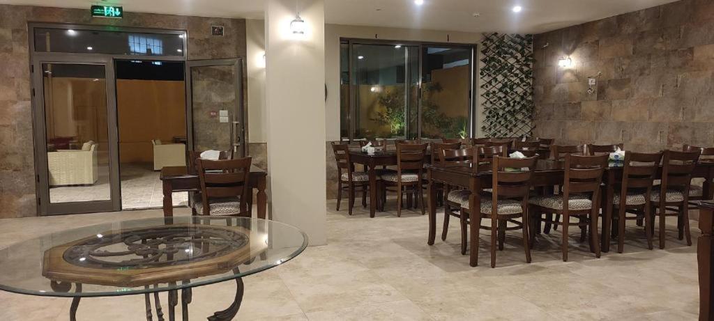 Hotel Black Iris Ii