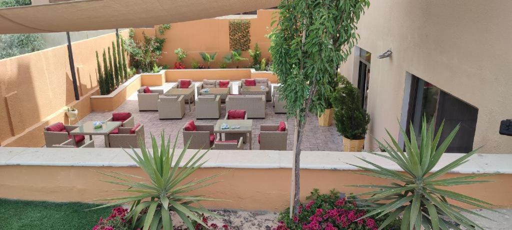 Black Iris Ii 3* Madaba