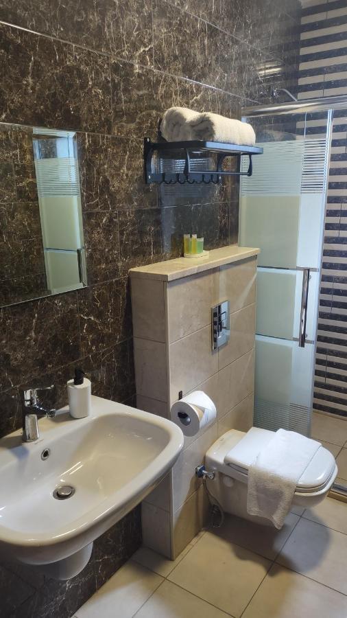 Hotel Black Iris Ii 3*