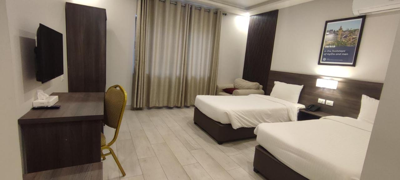 Black Iris Ii 3* Madaba