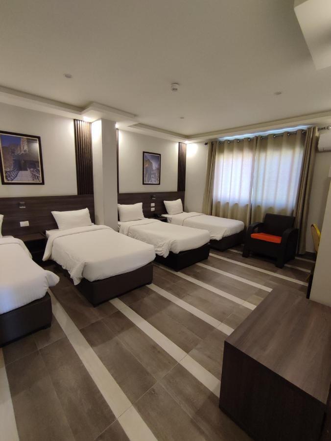 Hotel Black Iris Ii